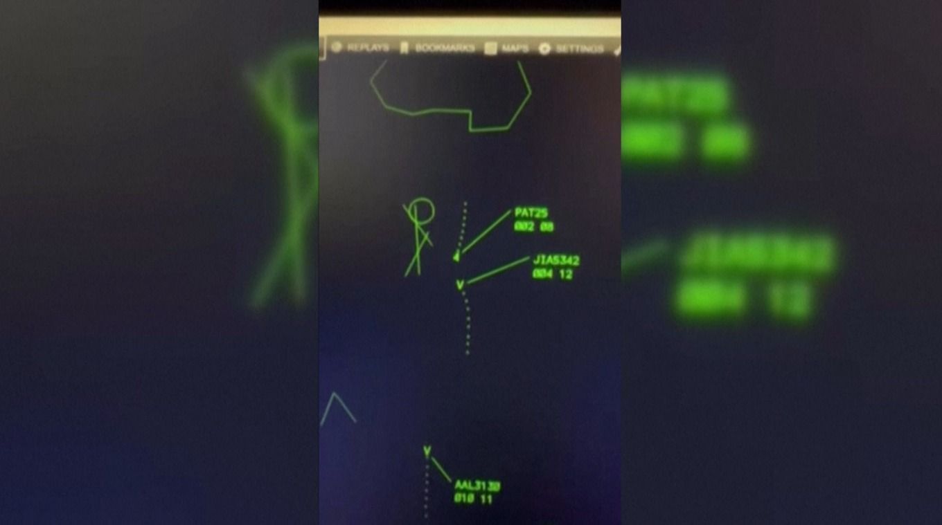 Acidente entre avião e helicóptero nos EUA: radar de tráfego aéreo mostra trajeto e colisão