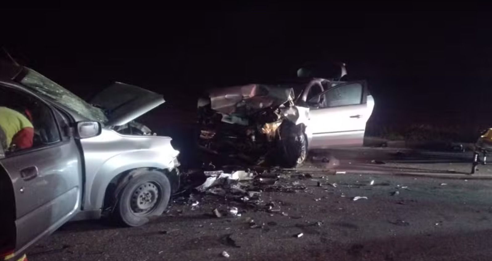 Avós, filha e netos de 2 e 6 anos que saíram de MG morrem em acidente de carro na BR-101, no ES