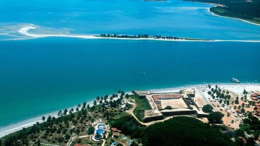 Acidente foi em Pernambuco, na Ilha de Itamaracá. Queda é investigada pela Polícia Civil