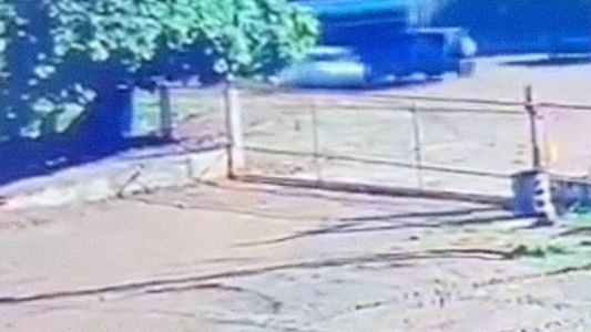 Acidente foi flagrado por câmeras de segurança