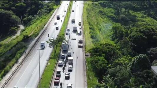 Acidente foi na chegada do Anel Rodoviário de Belo Horizonte, altura do Km 533, na manhã desta quarta-feira (18)