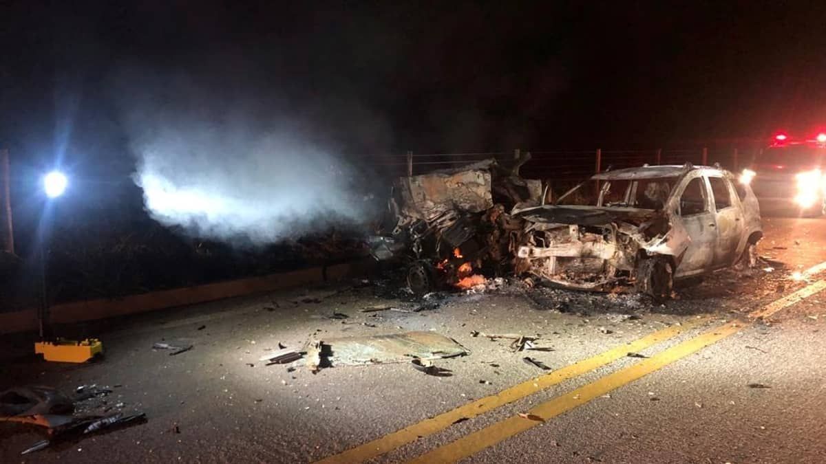 Vídeo: motorista morre em acidente  após veículo pegar fogo em rodovia
