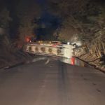 Vídeo: caminhão com diesel tomba e fecha rodovia em Brumadinho  