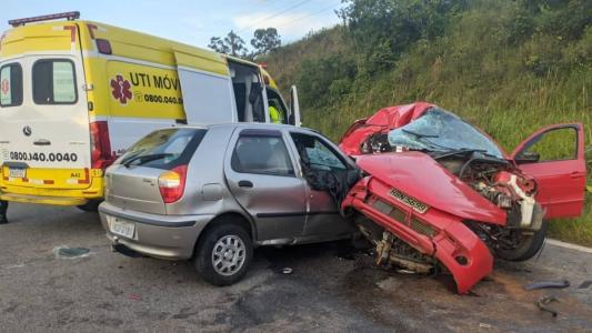 Acidente grave na BR-040 matou seis pessoas neste sábado (25)