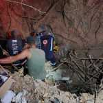 Idoso perde controle de motocicleta e cai em buraco de seis metros na zona rural de Montes Claros