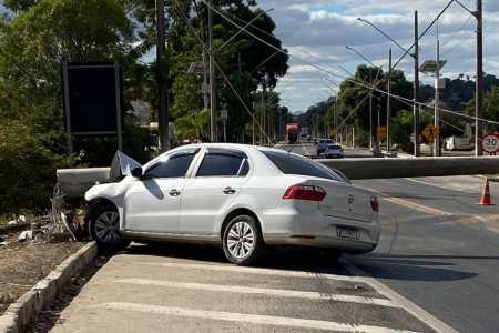 Foto mostra local de acidente fatal em Governador Valadares (MG)