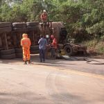 Acidente com carreta interdita totalmente BR-040 há mais de 10 horas; veja imagens