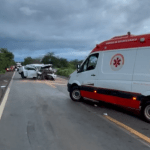 Motorista fica gravemente ferido após colisão entre dois carros na MGC-122, em Capitão Enéas