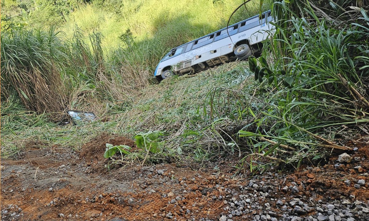 Polícia Civil continua investigação do acidente com micro-ônibus em JF