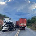 BR-251 tem registros de acidentes envolvendo carretas e ambulância do SAMU