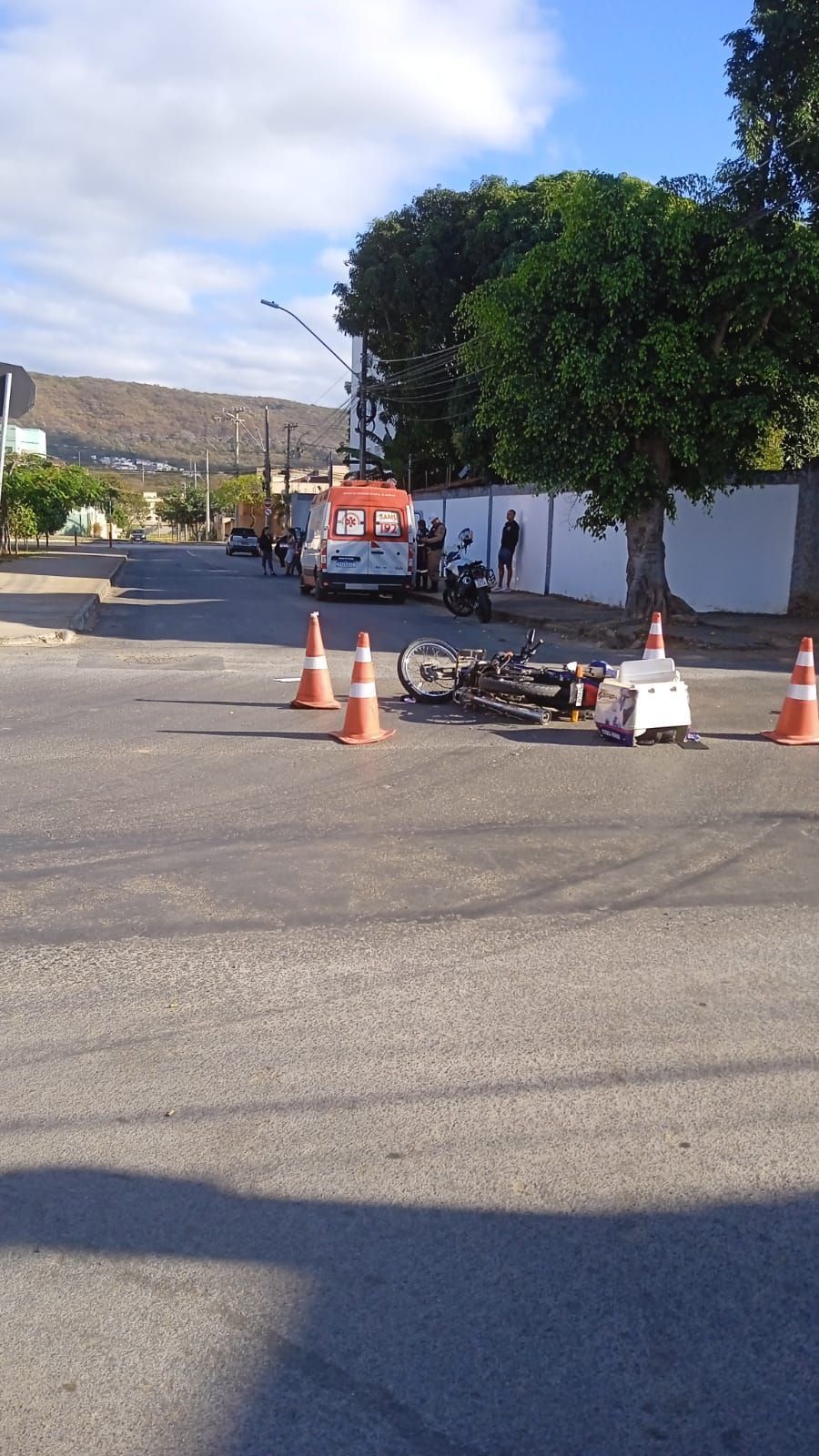 Motociclista fica ferido em colisão com carro em Montes Claros