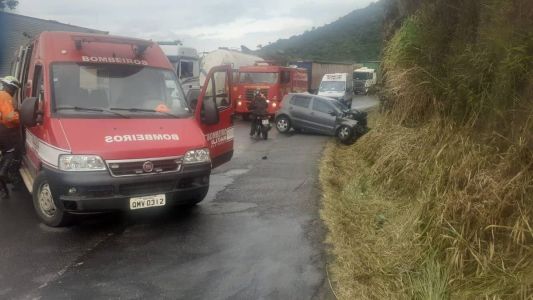 Acidente na BR-381 deixa três pessoas gravemente feridas em São Gonçalo do Rio Abaixo