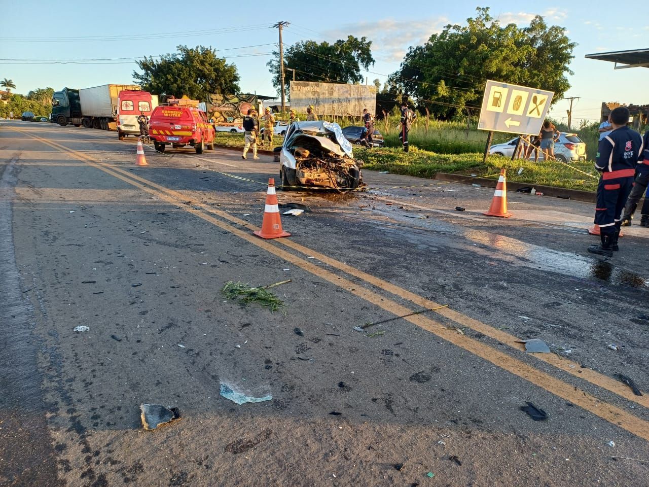 Motorista de carro morre em acidente com ônibus de turismo na BR-381, em MG