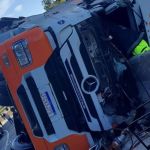 Motorista “nasce de novo” após carreta ficar destruída na Fernão Dias, no Sul de Minas