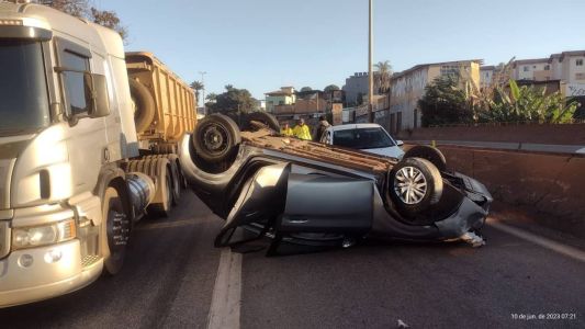 Acidente no Anel Rodoviário de Belo Horizonte neste sábado (10)