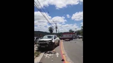 Acidente no fim da manhã desta terça (21)