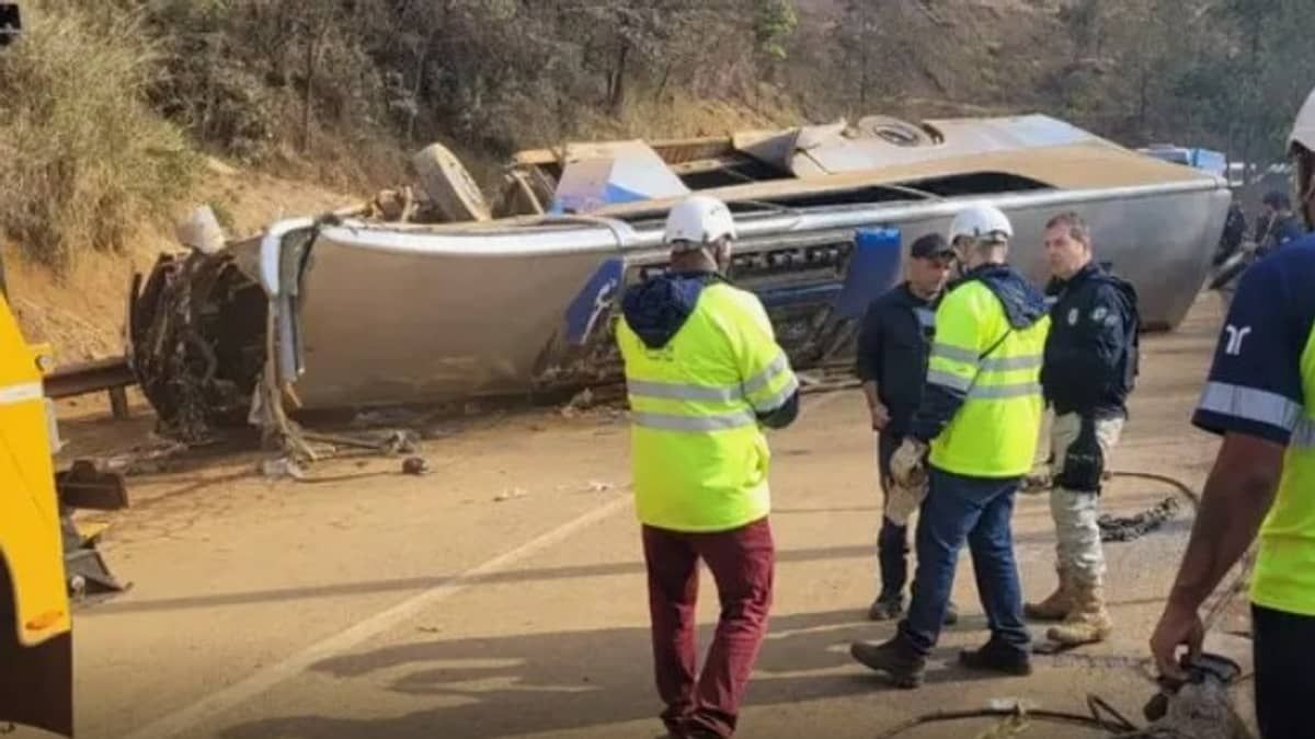 Acidente com torcedores do Corinthians: motorista de ônibus deve responder por homicídio culposo