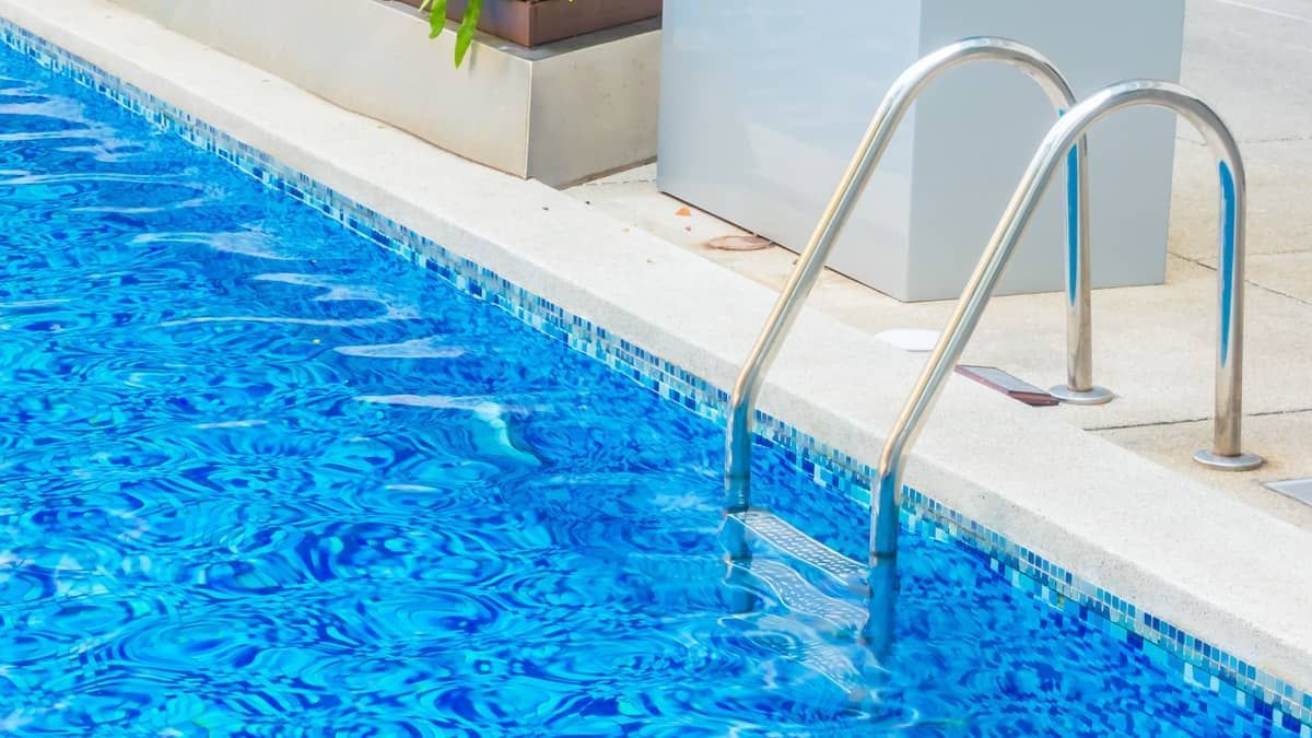 Menino de 4 anos morre afogado em piscina de condomínio em Pedro Lepoldo (MG)