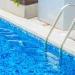 Menino de 4 anos morre afogado em piscina de condomínio em Pedro Lepoldo (MG)