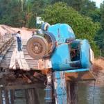 Vídeo: ponte cede e caminhão fica pendurado no Pará