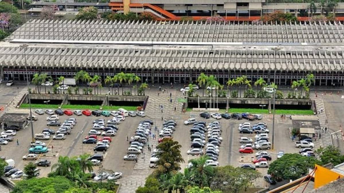 Homem cai de viga em rodoviária de Belo Horizonte e morre 