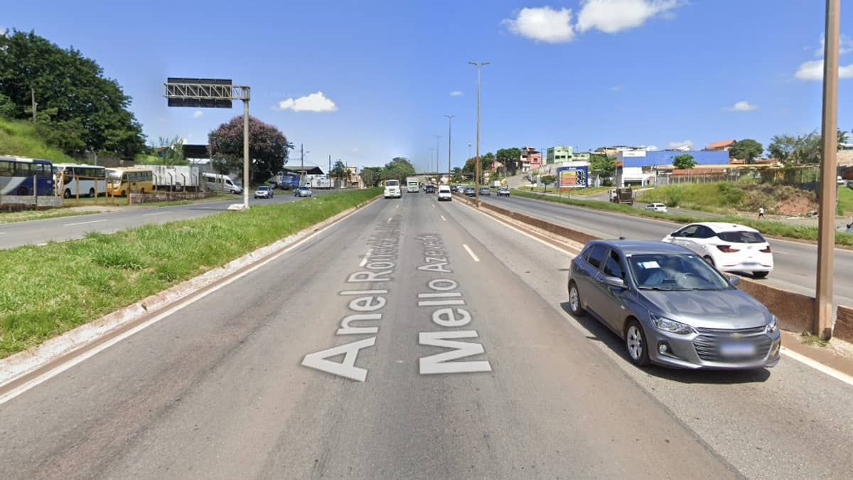 Motorista de Hilux foge após atingir moto acidentada no Anel Rodoviário de BH