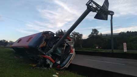 Acidente ocorreu no início da manhã