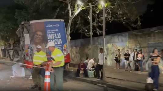 Foto mostra local de acidente de ônibus em Belo Horizonte