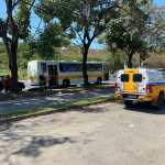 Roda se solta de ônibus na BR-381 em Ipatinga e atinge duas pessoas