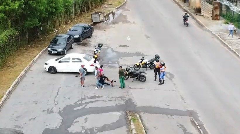 Acidente entre carro e moto complica os acessos de Contagem (MG) a BR-040