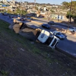 Anel Rodoviário de BH tem 15h de interdição por causa de acidente com caminhão