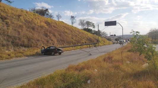 O feriado prolongado de Finados terminou com 29 mortos nas rodovias estaduais e federais de Minas, conforme balanço divulgado nesta terça-feira pelas polícias Militar Rodoviária e Rodoviária Federal.