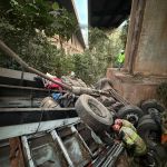 Casal morre após caminhão cair em vão da pista na Fernão Dias, na Serra de Igarapé