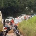 Grave acidente deixa mortos e interdita a BR-381, em Santa Luzia, na Grande BH