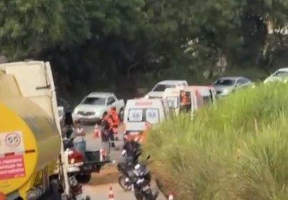 O feriado prolongado de Finados terminou com 29 mortos nas rodovias estaduais e federais de Minas, conforme balanço divulgado nesta terça-feira pelas polícias Militar Rodoviária e Rodoviária Federal.