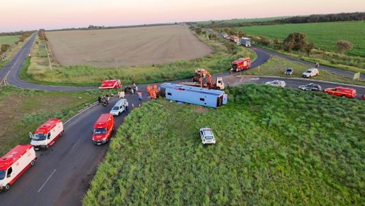 O feriado prolongado de Finados terminou com 29 mortos nas rodovias estaduais e federais de Minas, conforme balanço divulgado nesta terça-feira pelas polícias Militar Rodoviária e Rodoviária Federal.