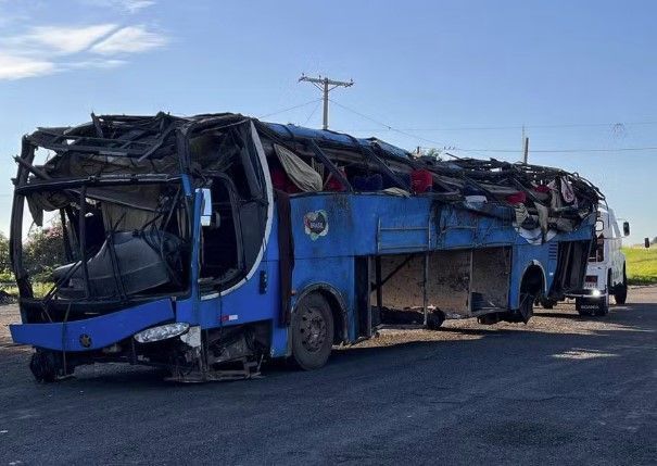 Acidente de ônibus com trabalhadores rurais deixa mortos e feridos em SP