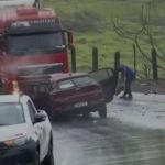 Acidente entre carro e carreta deixa um morto na BR-381, em Nova Era
