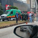 Bombeiros atendem jovem na av. Nossa Senhora do Carmo, em BH, e trânsito fica complicado