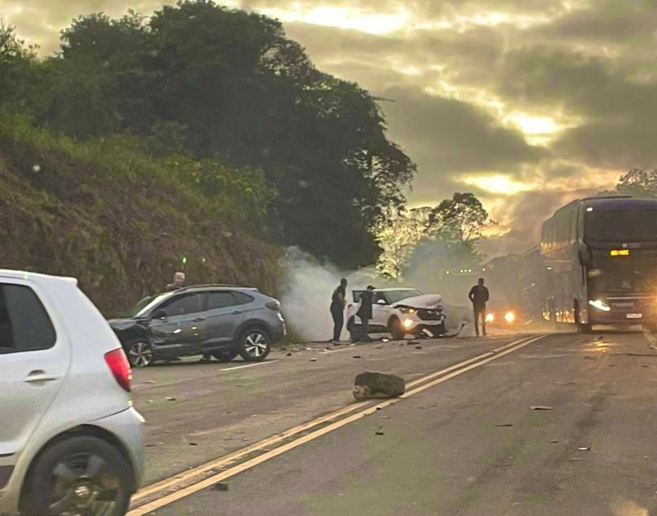 BR-381, Fernão Dias e BR-040: acidentes deixam feridos na saída do feriado de Corpus Christi