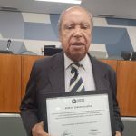 Acir Antão, apresentador da Itatiaia, recebe homenagem na Assembleia de Minas