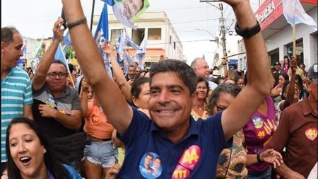 ACM Neto apresentou autodeclaração como 'pardo' e foi criticado