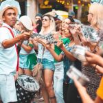Celular e carnaval: veja como cuidar do seu aparelho