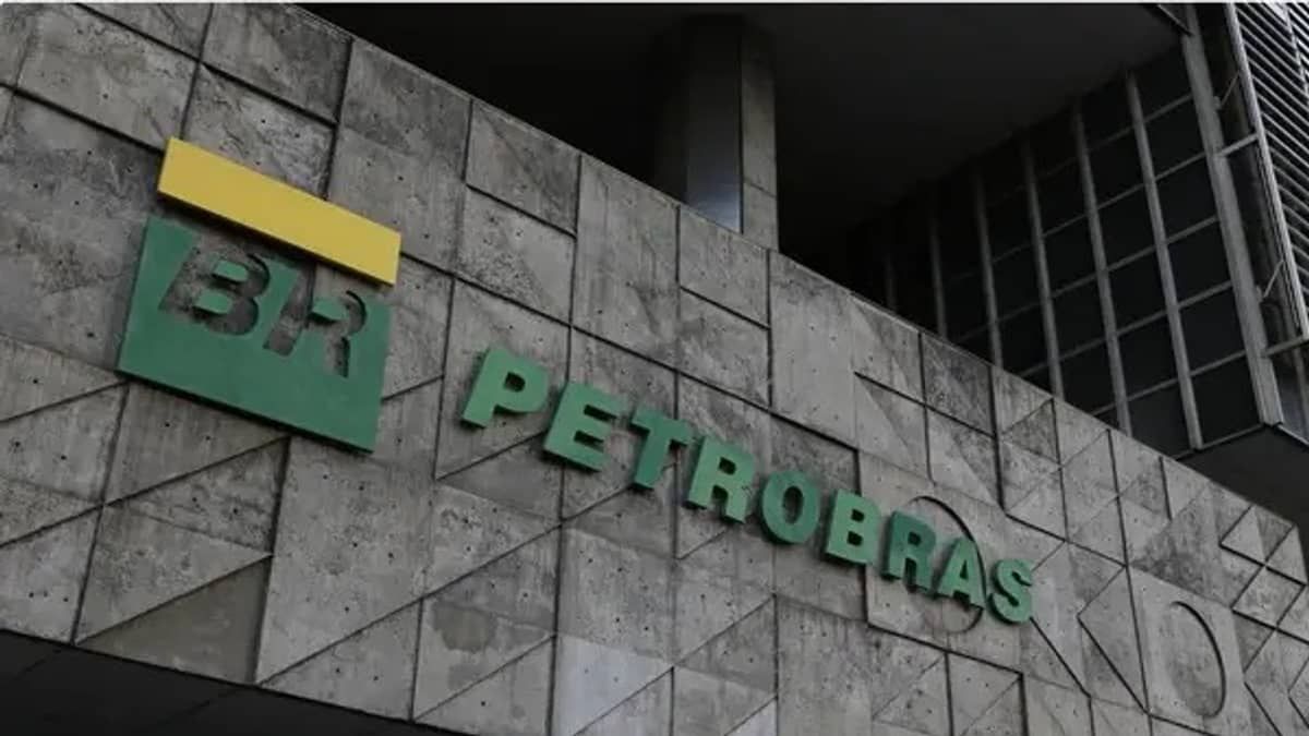 Petrobras: lucro recorde em 2022 e ações em 'queda livre'? Rita Mundim explica