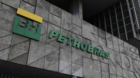 Ações da Petrobras registraram queda nesta quinta-feira (26) após aprovação de Jean Paul Prates