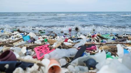 Ações podem reduzir em até 80% presença de plástico no meio ambiente, diz especialista da ONU