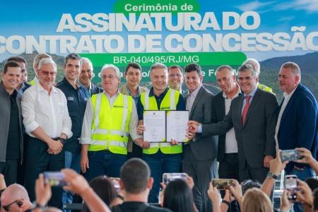 Assinatura ocorreu em cerimônia em Petrópolis, no Rio de Janeiro
