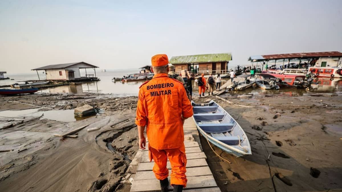 Focos de incêndio caem em Manaus, afirma governador