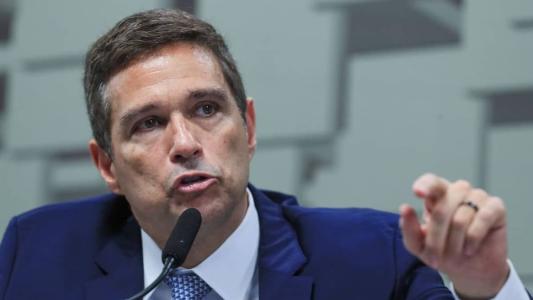 O presidente do BC afirmou que as instituições financeiras têm de aperfeiçoar o controle de abertura de novas contas
