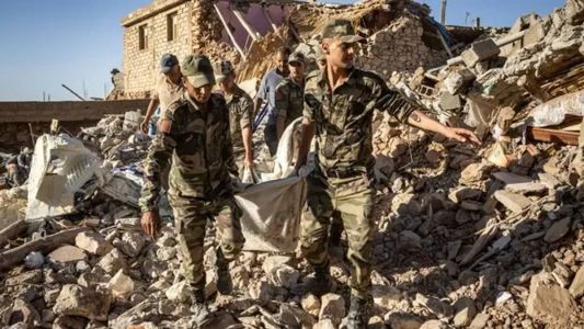 O terremoto também deixou 2.562 feridos